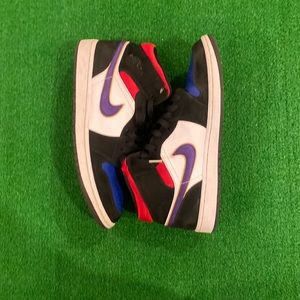 Jordan 1 Mid Laker Top3